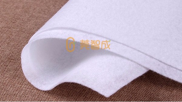 聚酯針刺無(wú)紡布-含水率太低易產(chǎn)生靜電