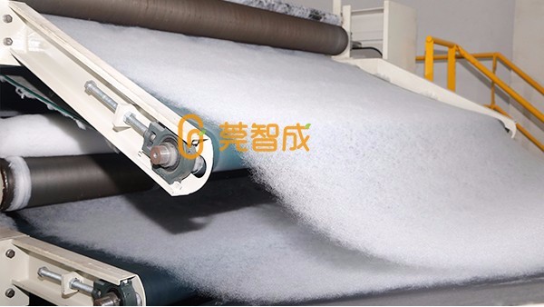 梳理機出現(xiàn)棉結(jié)的原因是？