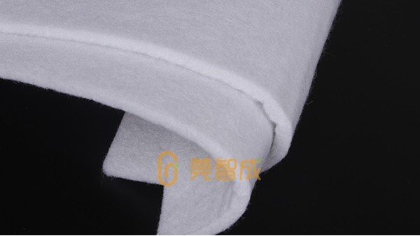 針刺毛氈和無紡布哪個(gè)好？